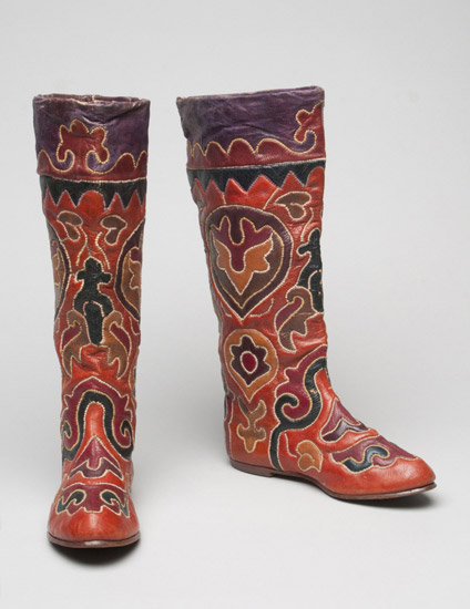 Uzbeki boots in the Philidelphia Museum of Art