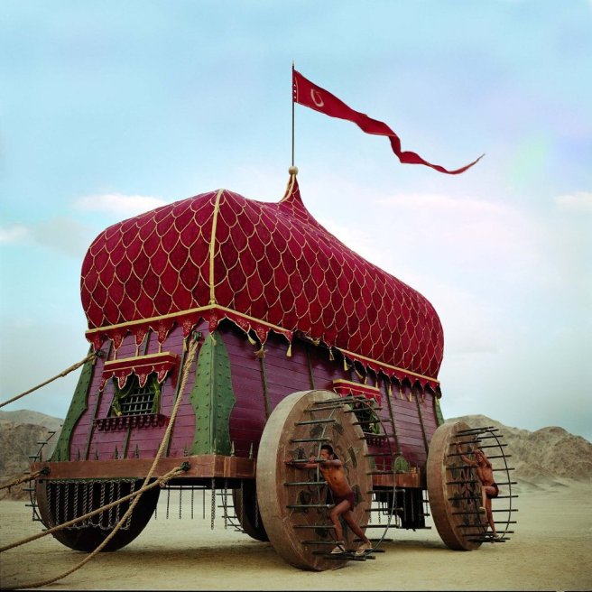 Interesting propulsion. Looks like post-apocalyptic servitude?