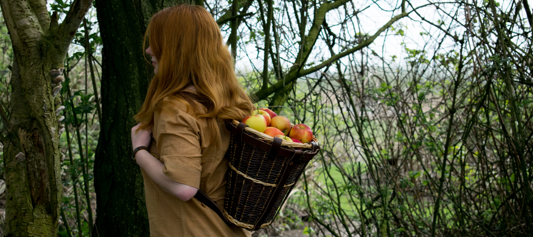 running-with-sheep-sheepbushcraft-basket-pack-how-to-diy-leather-apple-1