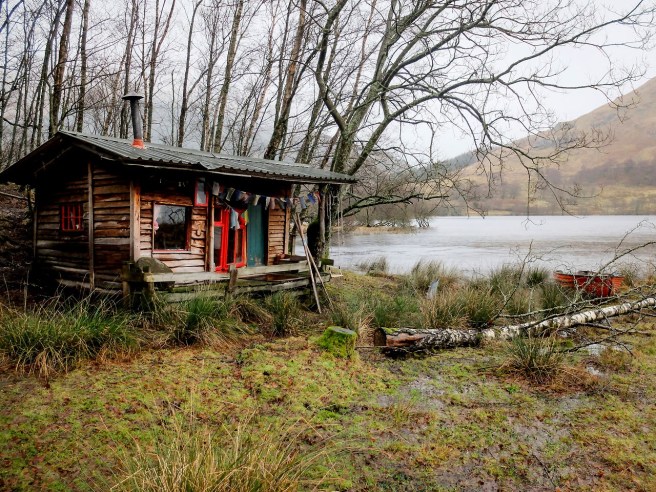 kentgriswold's-tinyhouseblog-cabin-at-loch-voil-in-the-scottish-highlands-a-simply-beautiful-idyllic-place-to-be-photo-by-alex-von-der-assen-theflyingtortoise